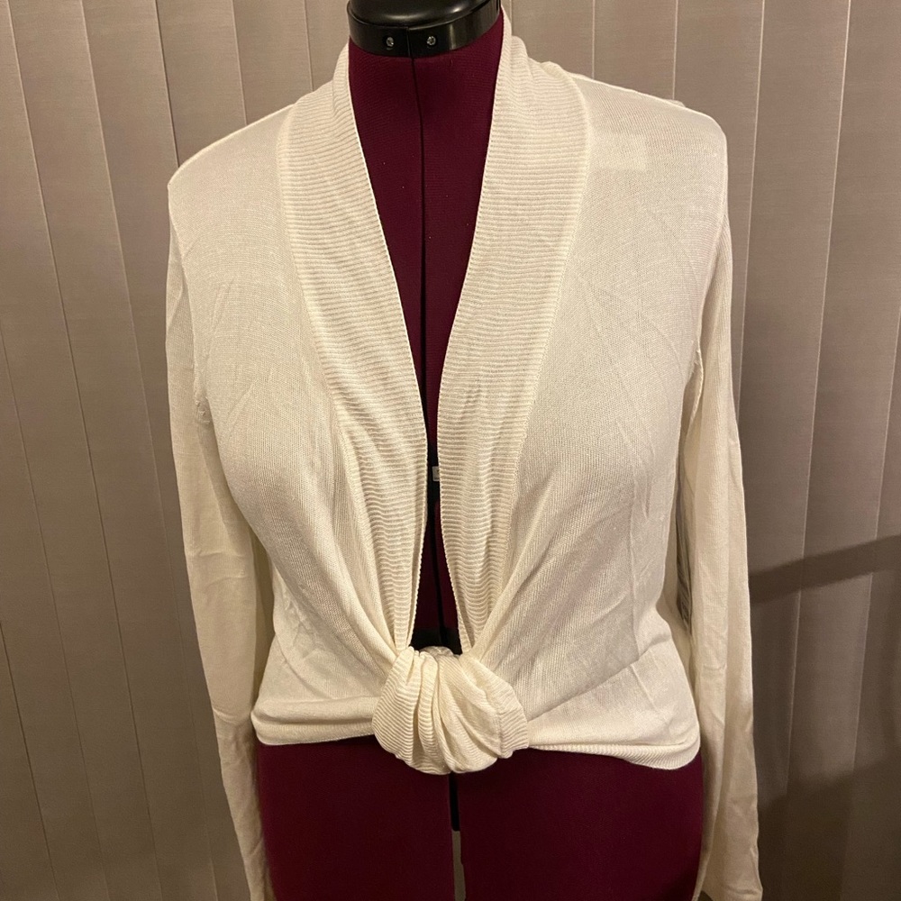 Tie front light weight sweater. XL off White